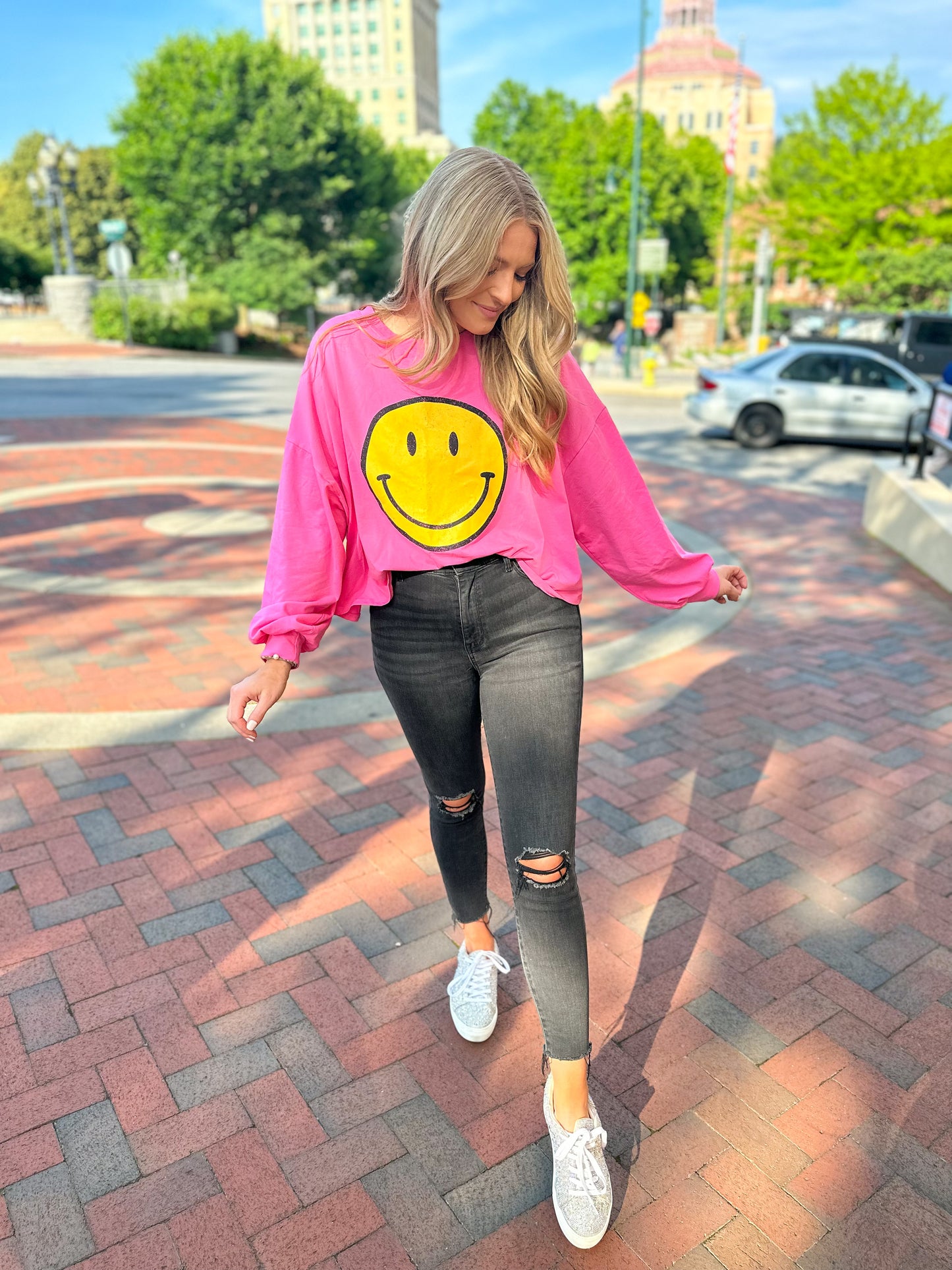 Smiley Face Cropped Long-sleeved Tee