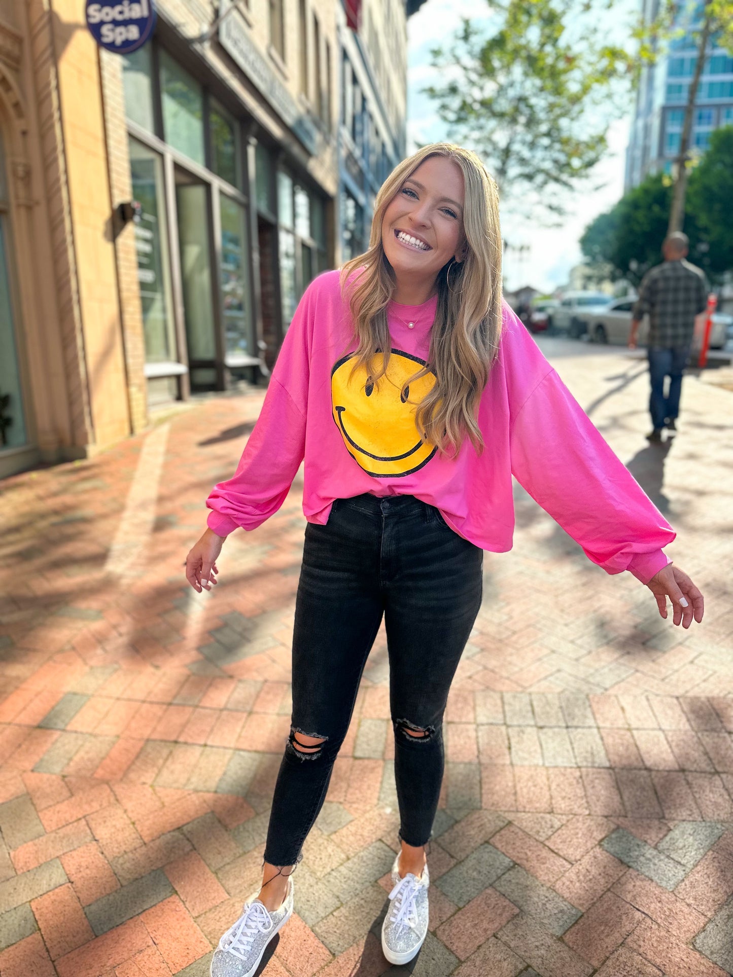 Smiley Face Cropped Long-sleeved Tee