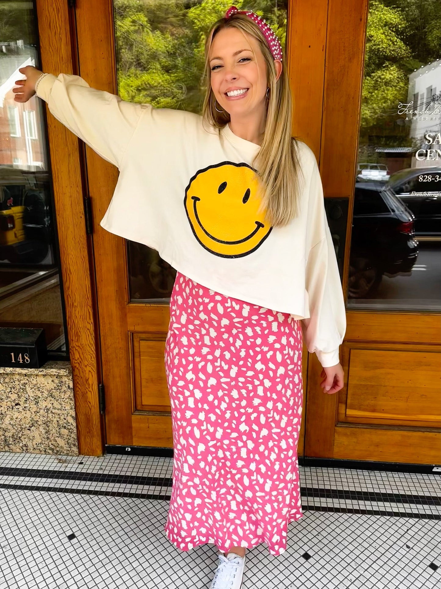 Smiley Face Cropped Long-sleeved Tee
